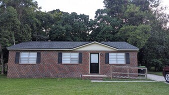 Building Photo - 709 Arrowhead Trl