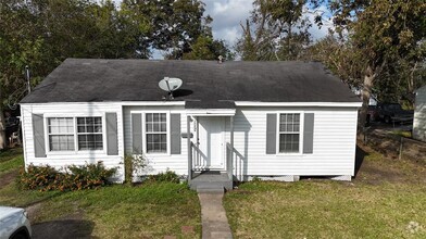 Building Photo - 5237 Carmen St