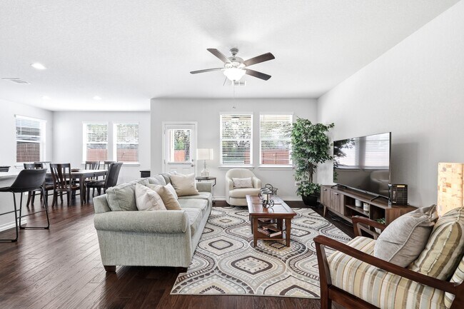 Building Photo - 5602 Chestnut Xing