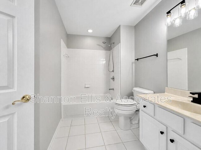 Building Photo - 3057 Orchard Ridge Cir
