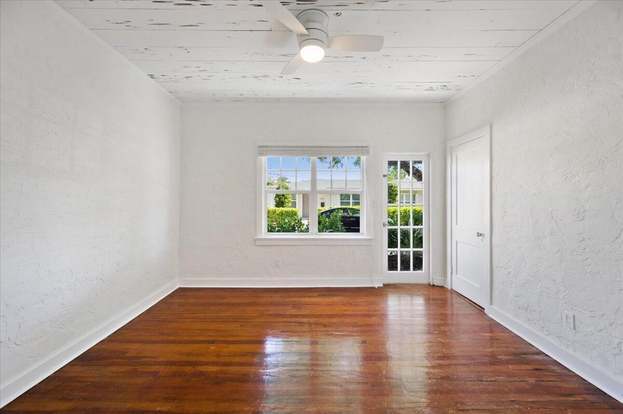 Building Photo - 301 Central Dr