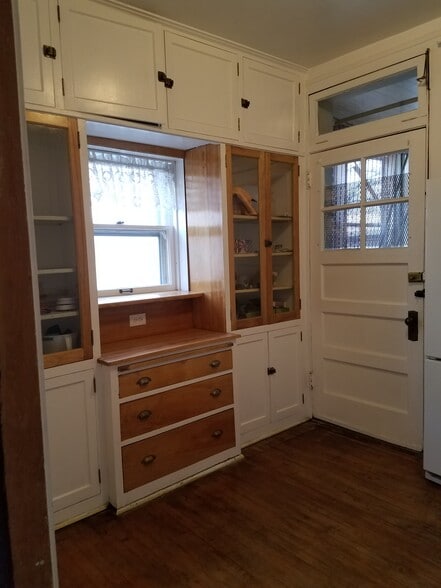 Kitchen Built-Ins - 506 N Cuyler Ave