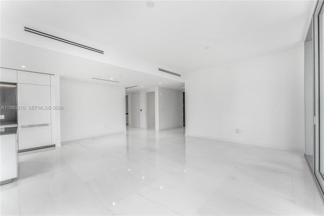 Building Photo - 300 Biscayne Blvd Way