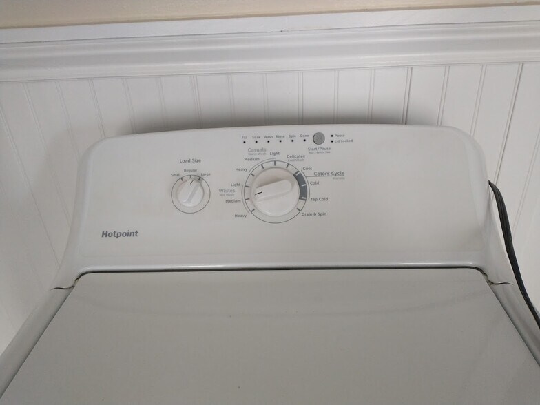 Building Photo - 9 James St