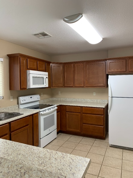 Building Photo - 6345 Reynolds Dr