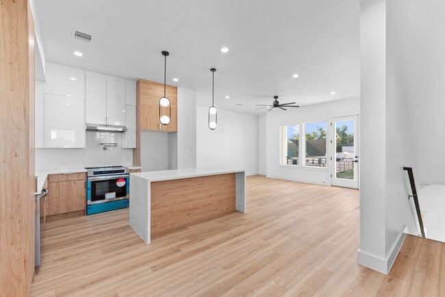 Building Photo - 2314 Barbee St