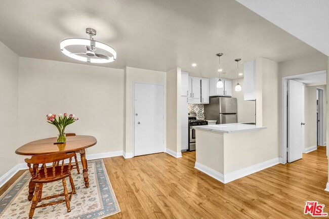 Building Photo - 18620 Hatteras St