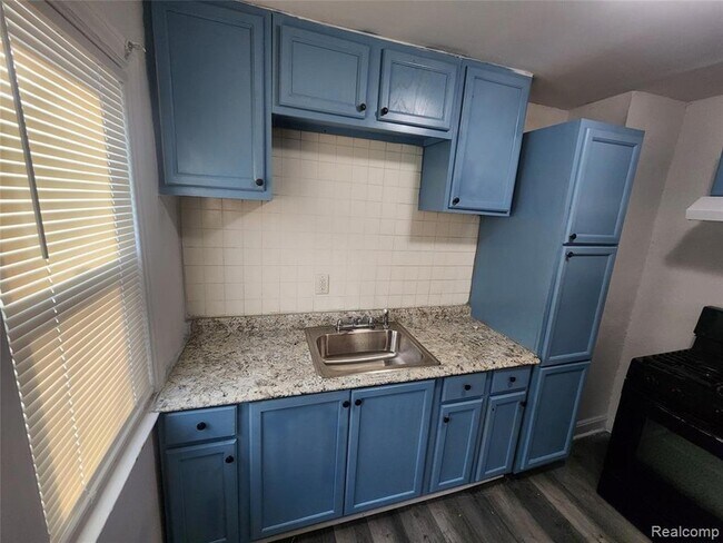 Building Photo - 16723 Asbury Park