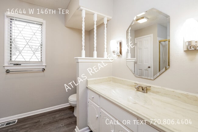 Building Photo - Exceptional home in Havencroft! 1.5 Story ...