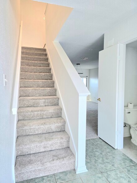 Building Photo - 5627 S Rice Ave