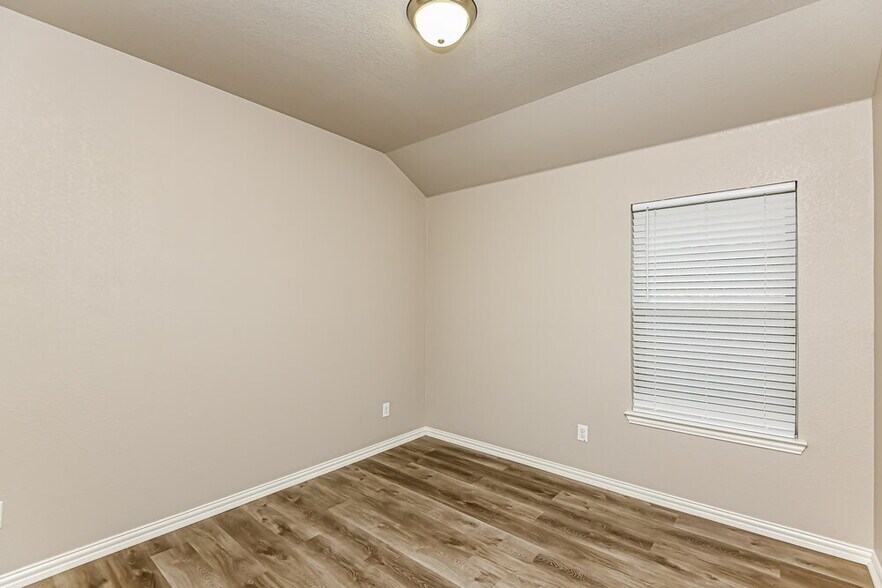 Building Photo - 2856 Pacifico Wy