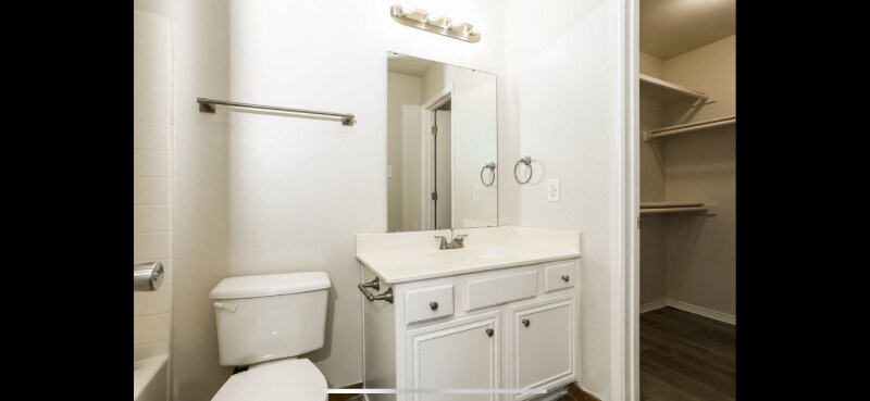 Building Photo - 500 Bryn Mawr