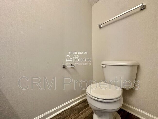 Building Photo - 974 Woodland Spgs Dr