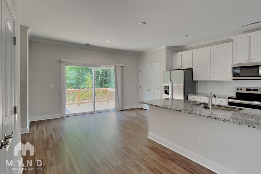Building Photo - 6921 Woodland Stream Pl