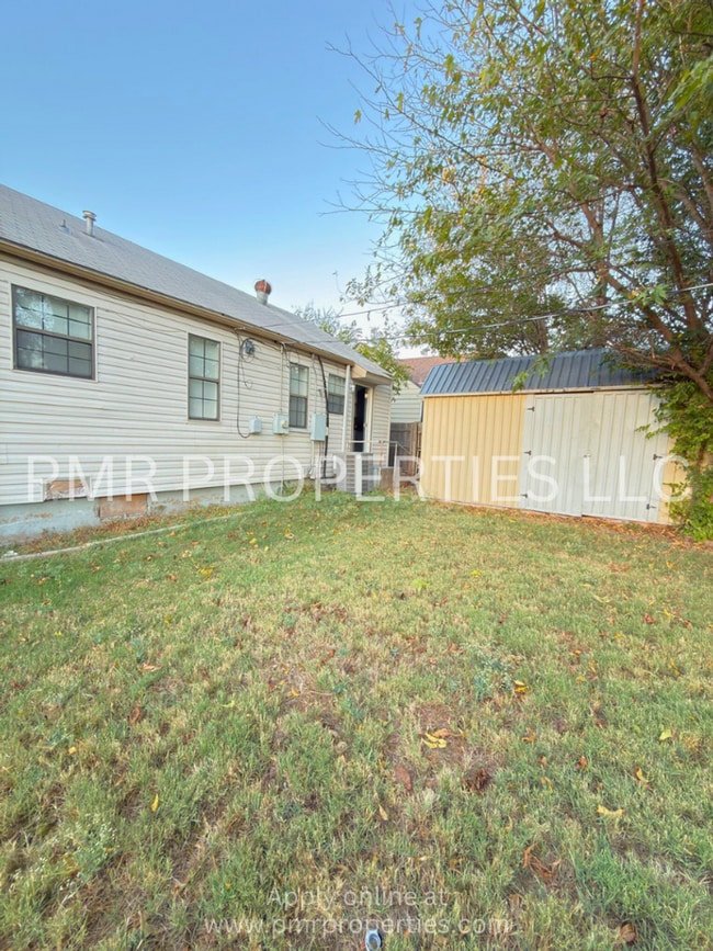 Building Photo - 2 Bedrooms/1 Bathroom House