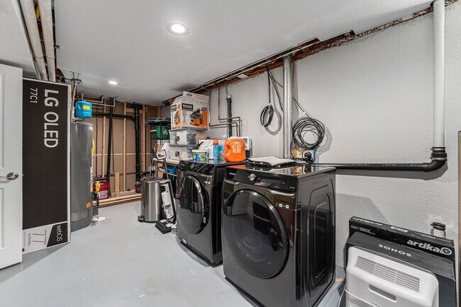 Building Photo - $500 OFF RENT!!!! STUNNING 5BD/3BA Home in...