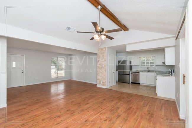 Building Photo - Newly Renovated 3 Bed 2 Bath Home in Theodore!