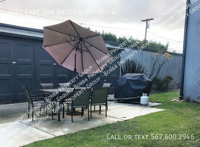 Building Photo - 1092 E San Antonio Dr