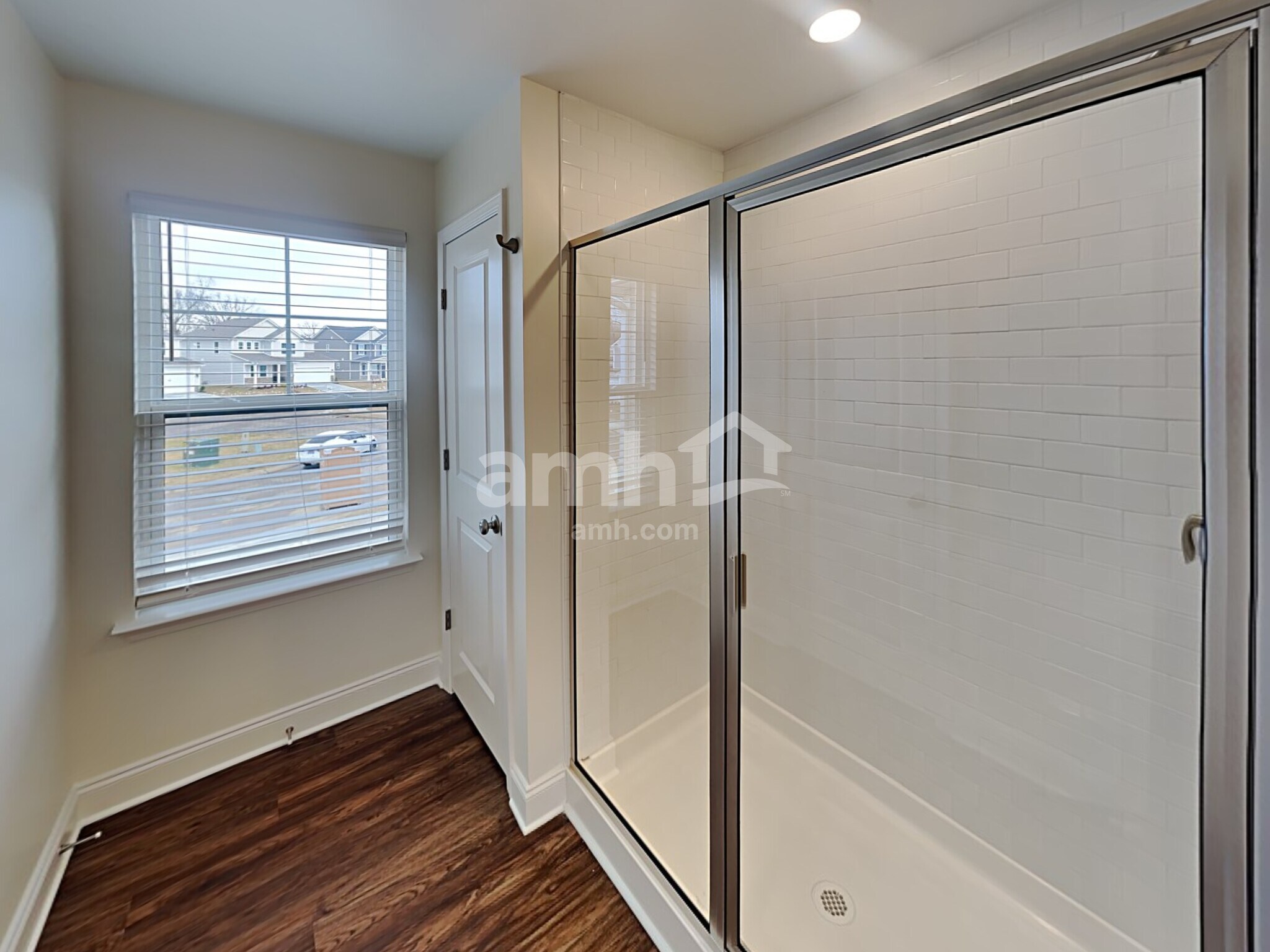 Building Photo - 1353 Lomond Dr