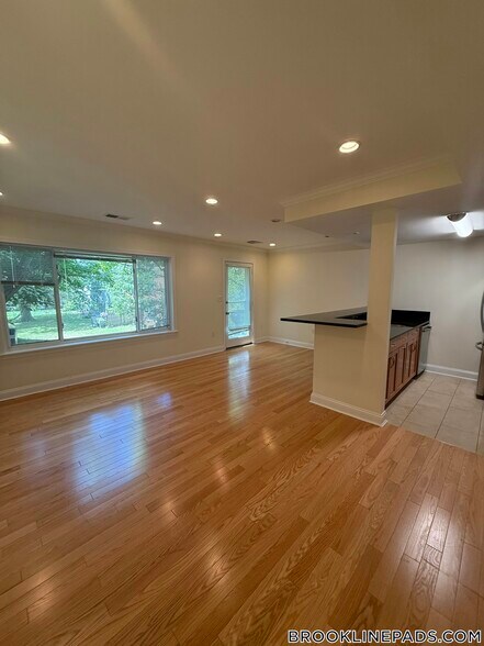 Building Photo - 148 Independence Dr