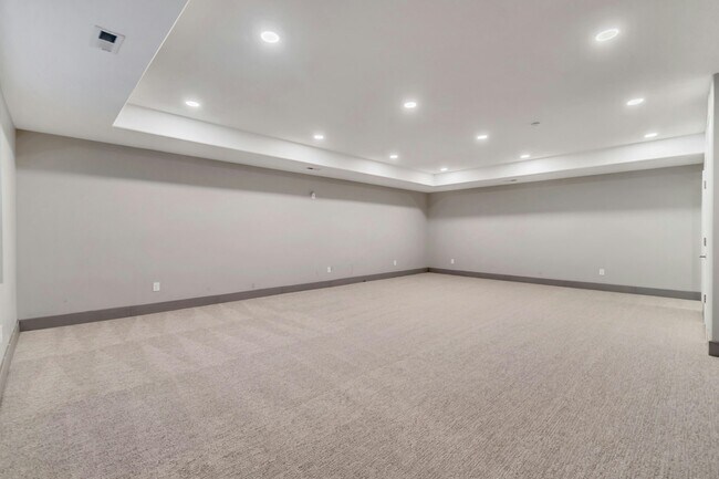 Building Photo - 7033 S 300 E