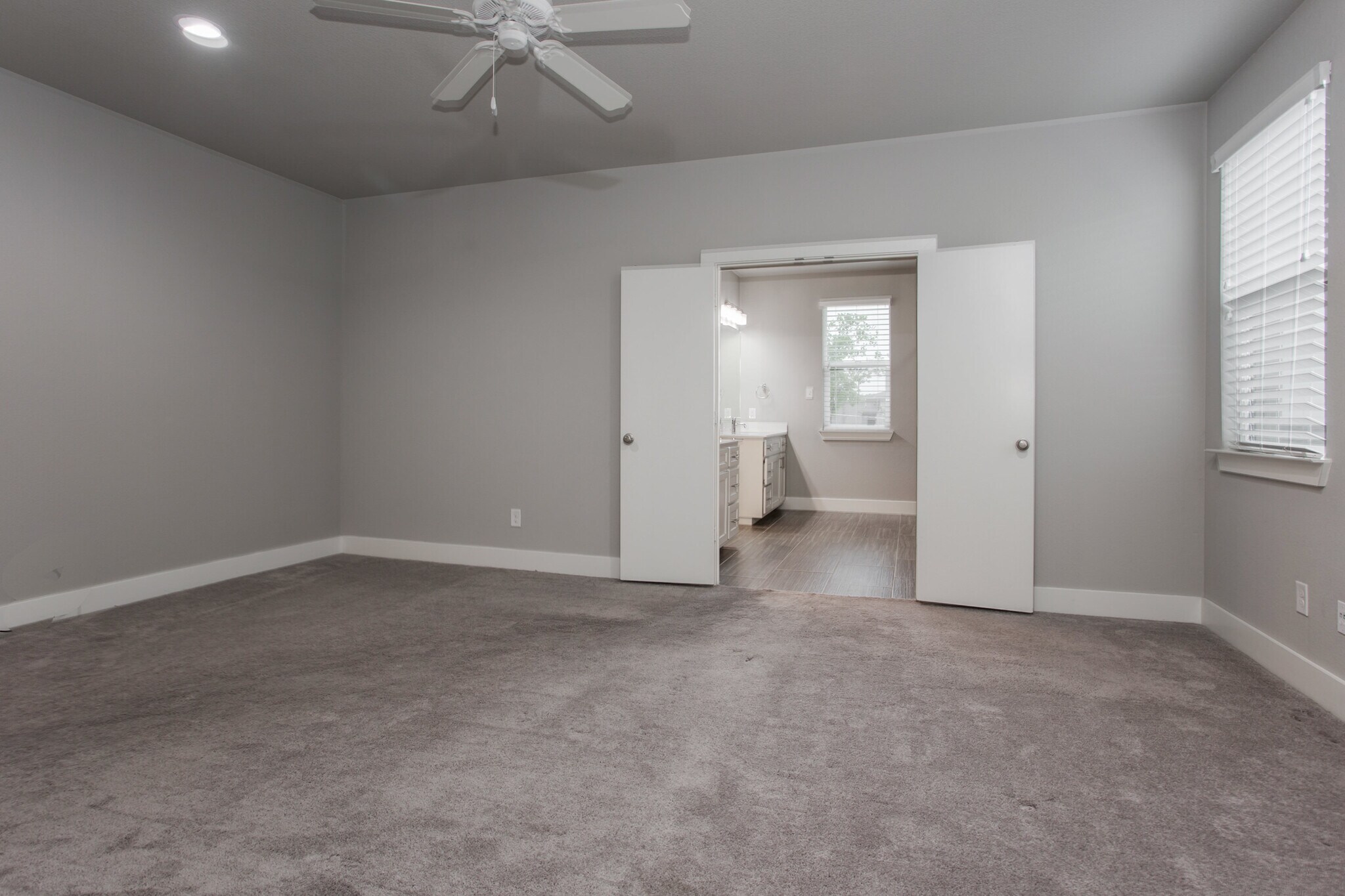 Ensuite Master Bath - 212 Wimberly Street