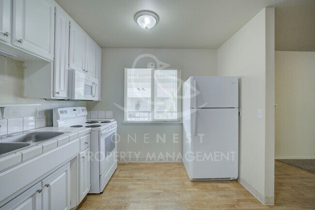 Building Photo - 291 J St