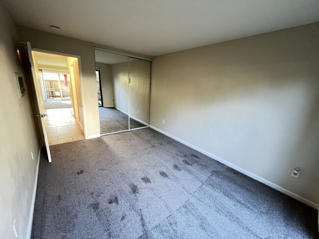 Building Photo - Beautiful 2 Bedroom 2 Bathroom Scripps Ran...