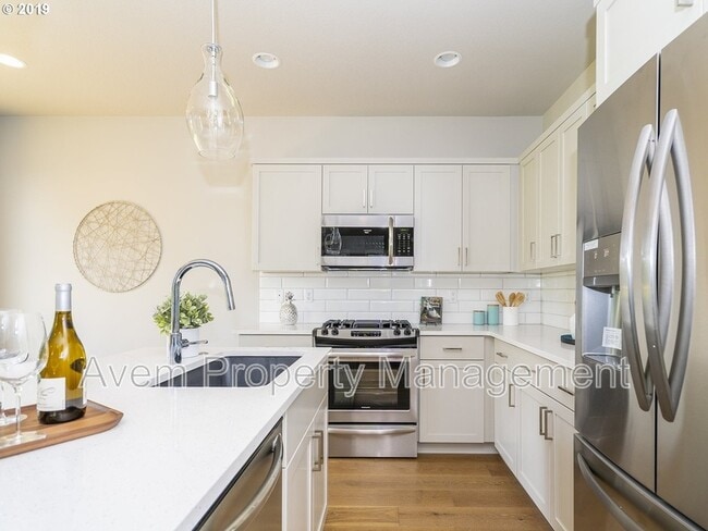 Building Photo - 10909 SW Annand Hill Ct