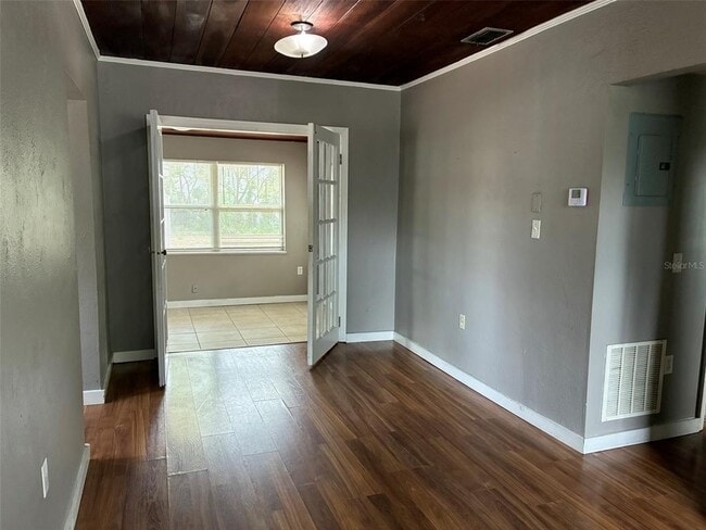 Building Photo - 1555 Michigan Ave