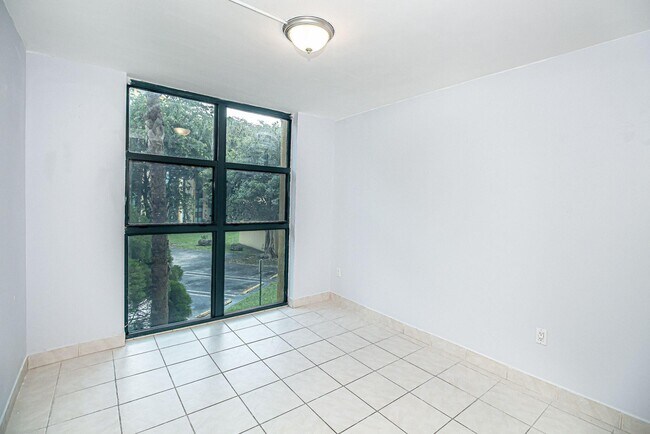 Building Photo - 11780 SW 18th St