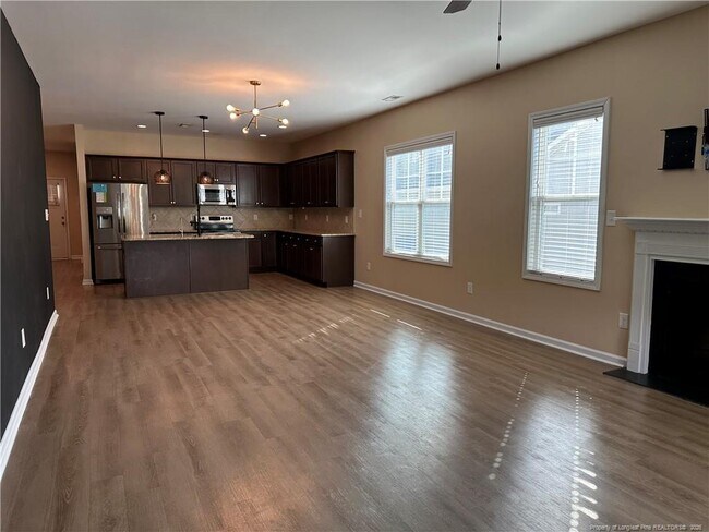 Building Photo - 2040 Stonewash Dr