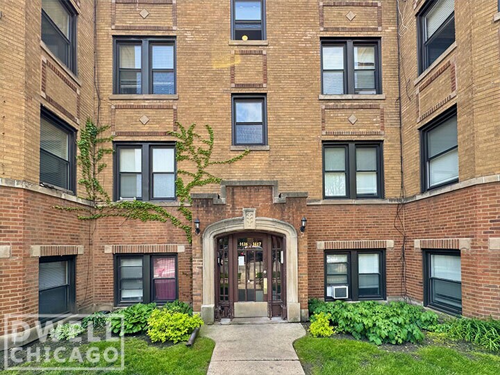 Building Photo - 4208 N Clark St