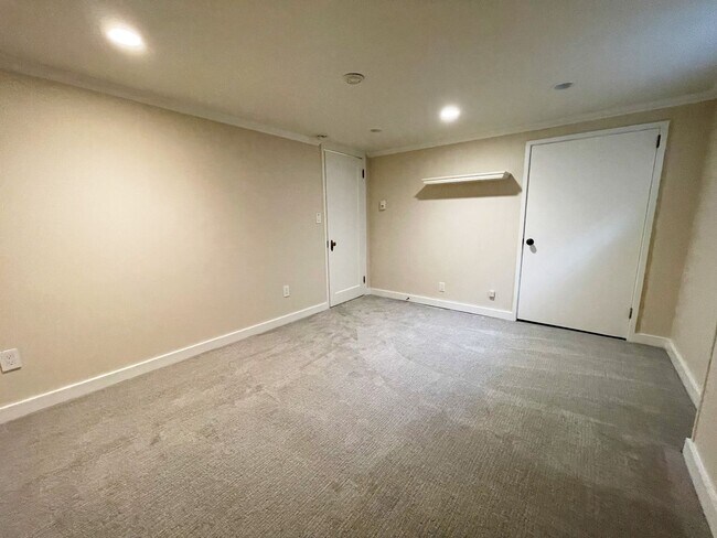 Building Photo - 4bd/2ba Seattle Home