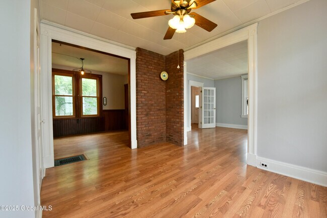 Building Photo - 113 N 3rd Ave