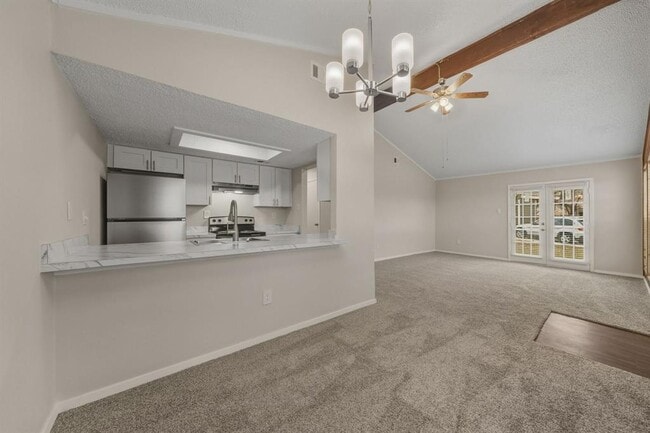 Building Photo - 1914 Valley Hill Cir