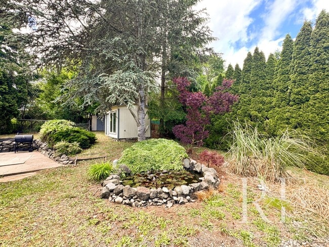 Building Photo - Your Private Getaway In Bremerton