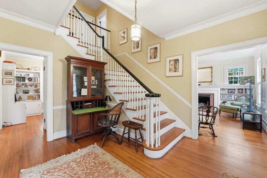 Building Photo - 552 Lorimer Rd