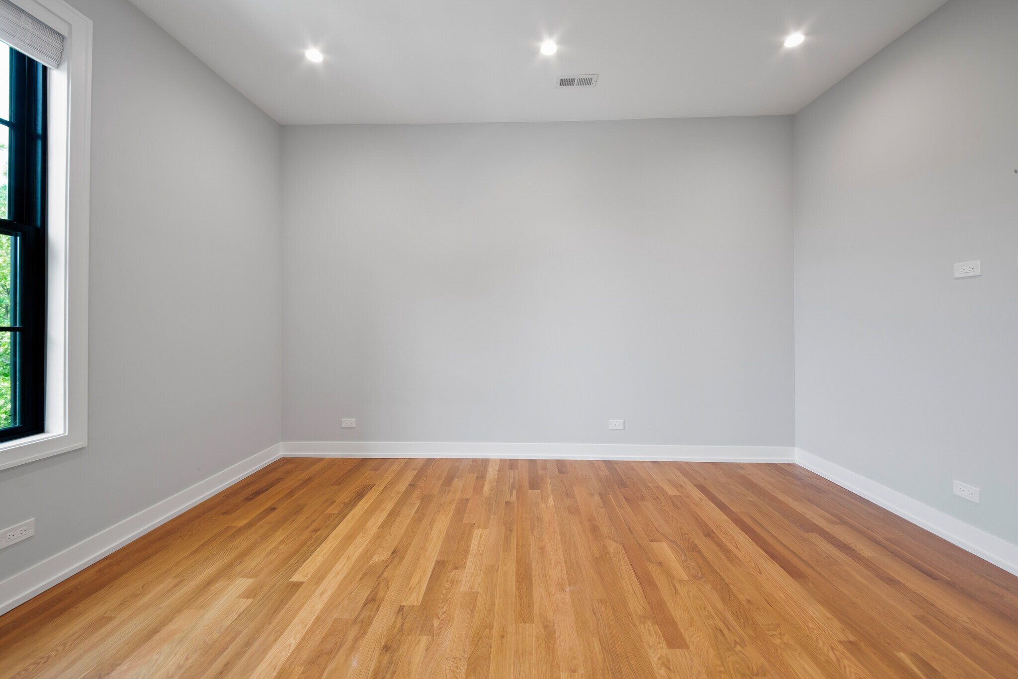 Building Photo - 1339 N Noble St