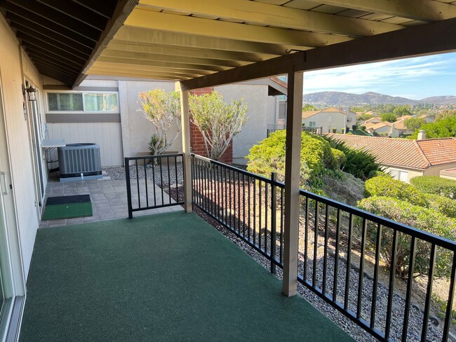 Building Photo - Oaks North Townhome with Views