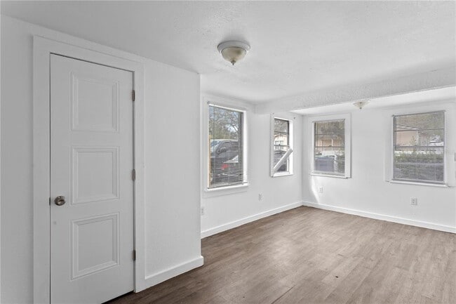 Building Photo - 4103 N Howard Ave