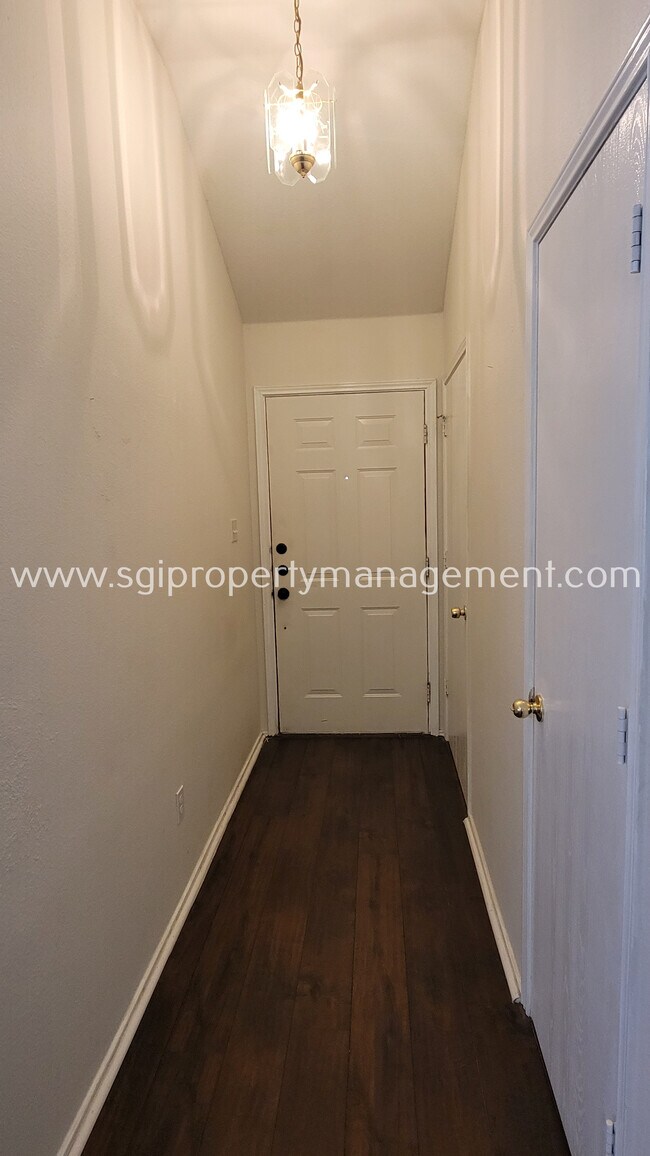 Building Photo - 3047 Bosswood Ct