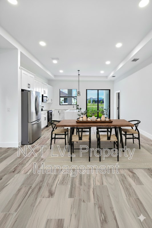 Building Photo - 4113 Kismet Pkwy W