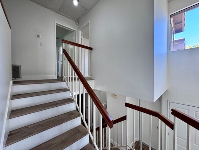 Building Photo - Spacious 4 Bedroom Home in Temecula’s Vine...