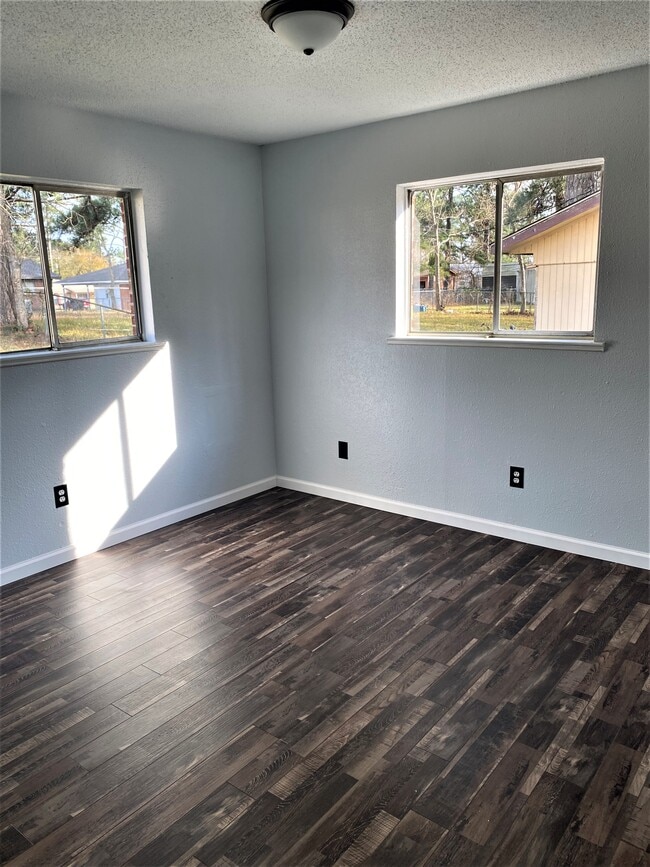 Building Photo - 508 Hickory St