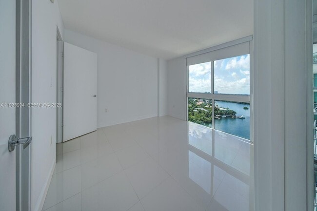 Building Photo - 250 Sunny Isles Blvd