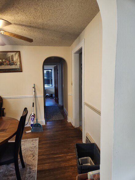 Building Photo - 167 Shepard Ave