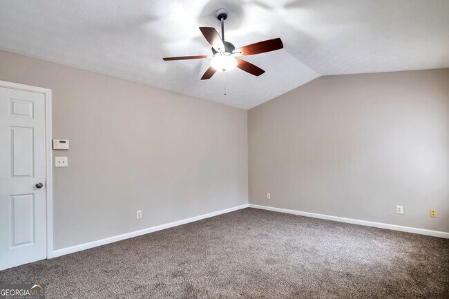 Building Photo - 5901 Valley Green Rd