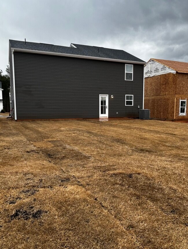 Building Photo - 121 Basildon Street