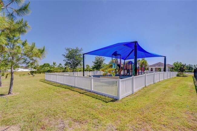 Building Photo - 6731 Castle Green Pl